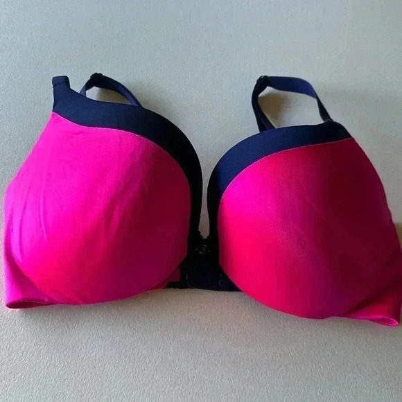 Victorias secret - Picture 1 of 3